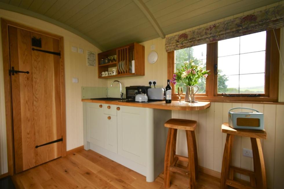 The Shepherds Hut Carmarthen Luaran gambar