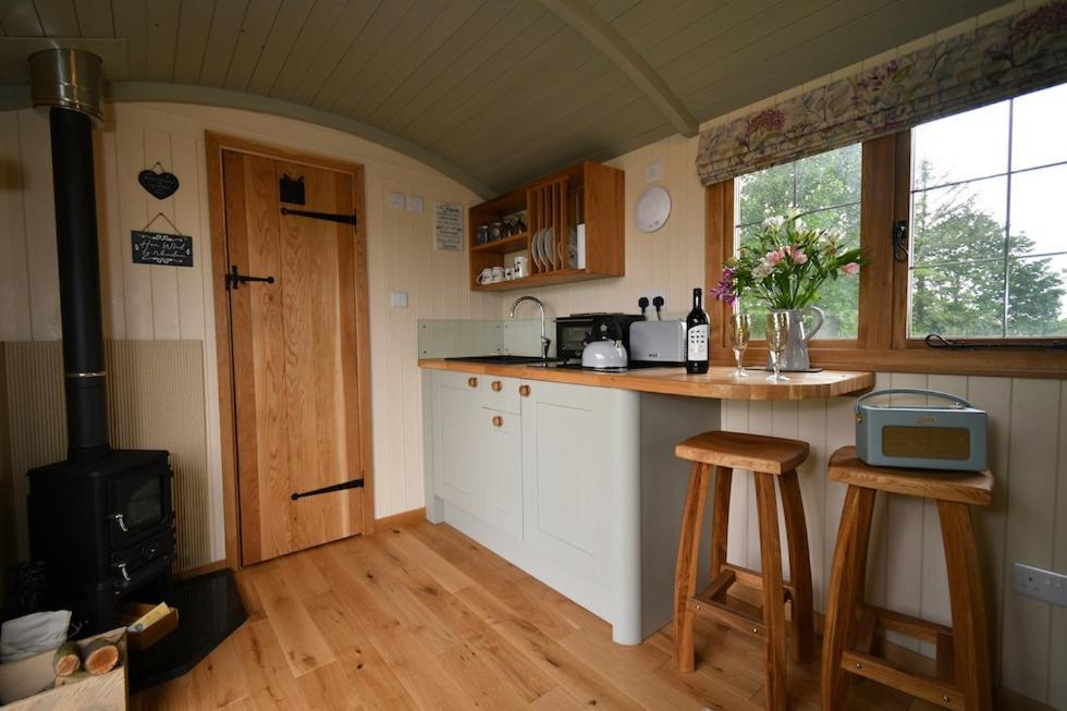 The Shepherds Hut Carmarthen Luaran gambar