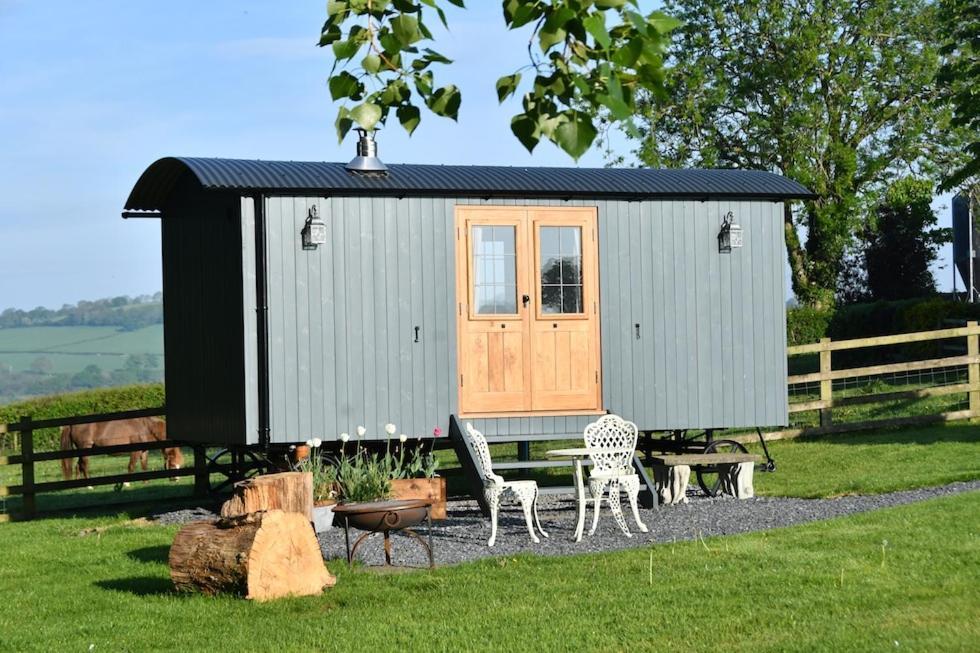 The Shepherds Hut Carmarthen Luaran gambar